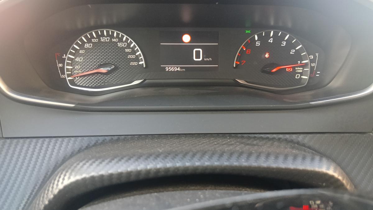 Peugeot 2008 1.5 BlueHDi 110 Allure 5 Porte